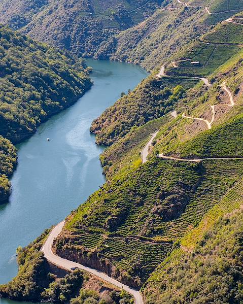 One Country Spain – Santiago de Compostela – Ourense – Leon – Burgos – Bilbao
