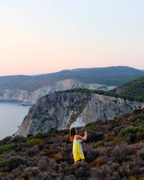 One Country Greece – Heraklion – Vamos