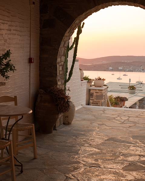 One Country Greece – Cyclades Islands – Mykonos – Paros – Santorini