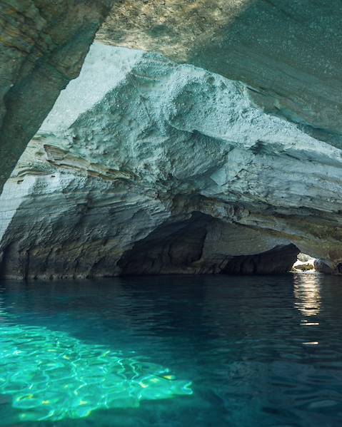 One Country Greece – Cyclades – Sifnos – Milos