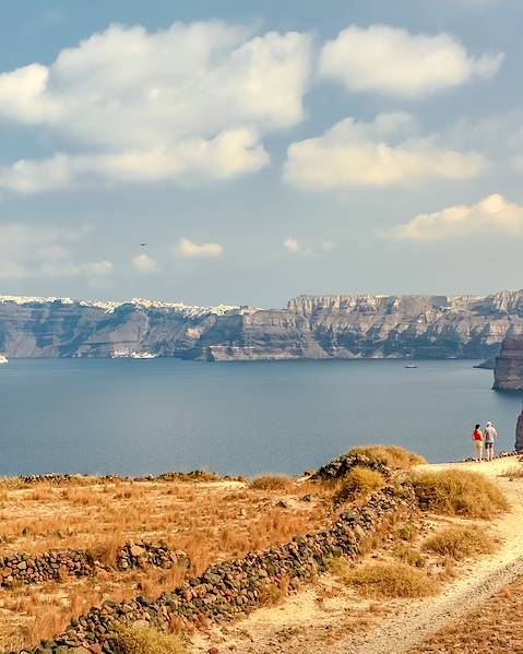 One Country Greece – Cyclades – Sifnos – Santorini