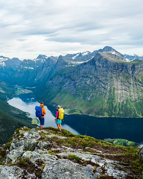 One Country Norway - Oslo - Skodje - Averøy - Trondheim - Lofoten Islands - Reine - Svolvær