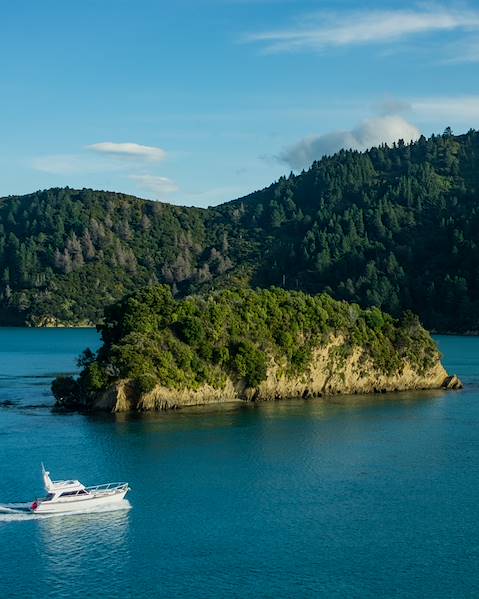 One Country The North Island,The South Island,Hawke's Bay,Queenstown & Wanaka,Blenheim & Marlborough,Auckland & Waiheke Island