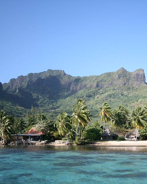 One Country Papeete - Moorea - Rangiroa - Fakarava - Papeete - Return flight