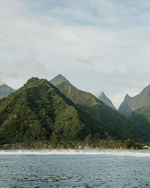 One Country USA – French Polynesia – Los Angeles – Papeete – Mo’orea – Teti’aroa