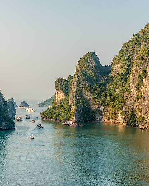 One Country Vietnam – Hanoi – Tam Coc – Bai Tu Long Bay – Hue – Hoi An